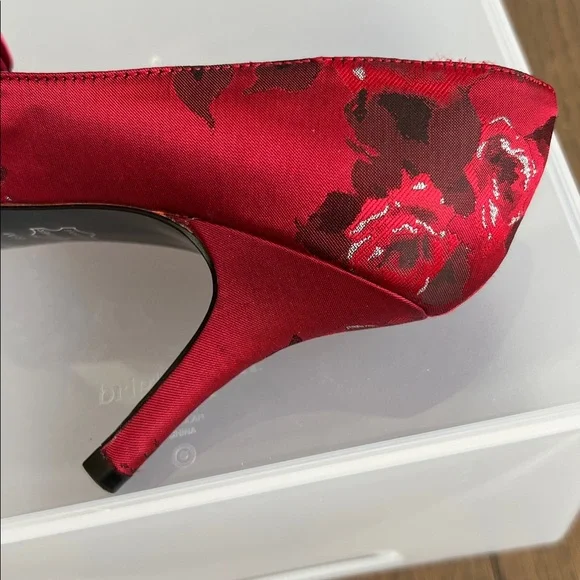 White House Black Market Alexa Red Floral Rosette Pumps - Picture 13 of 13
